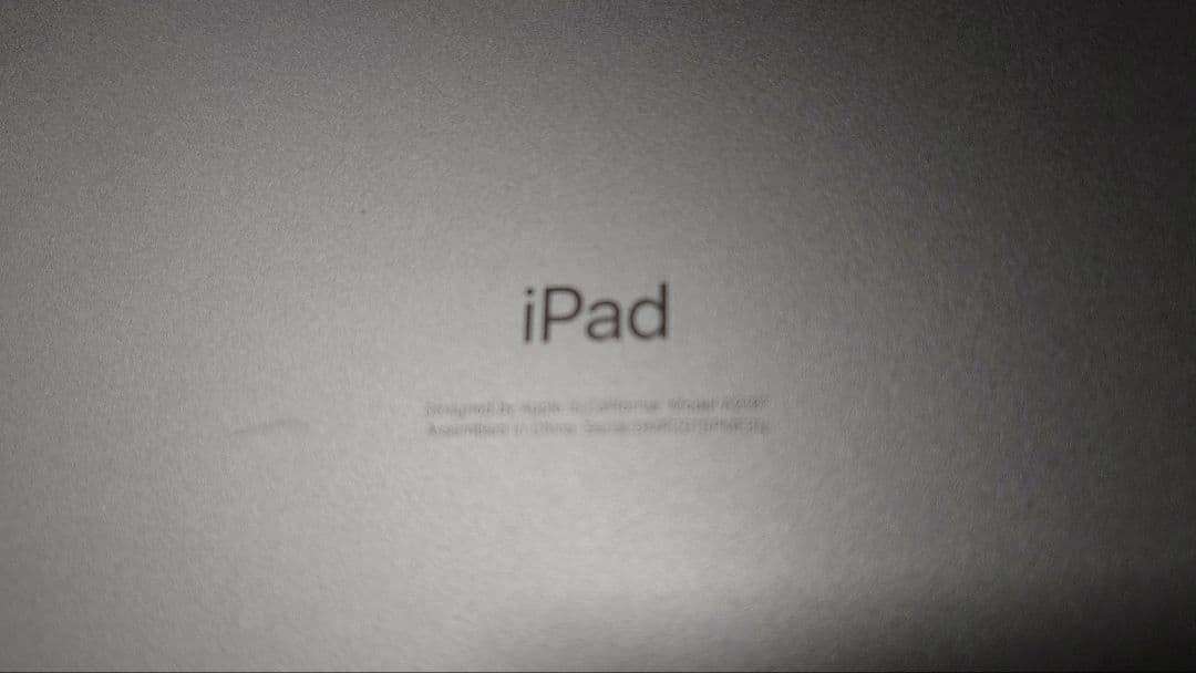 Apple iPad 7th シルバー/ホワイト 本体