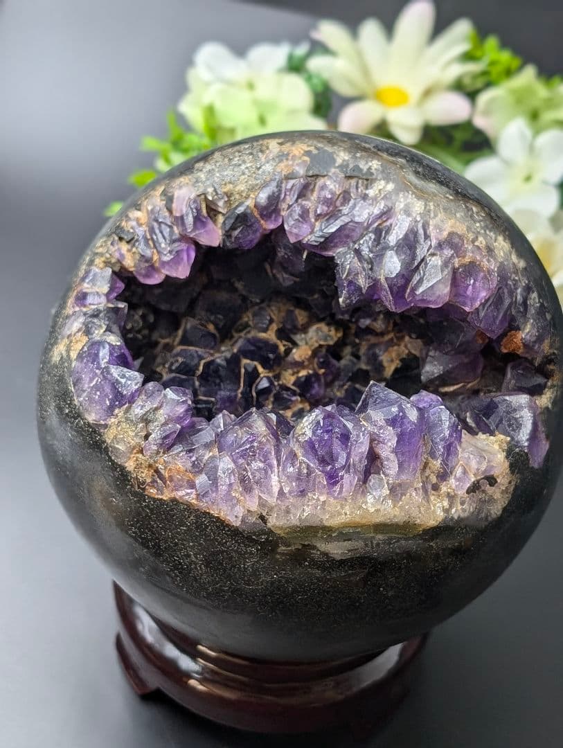 お得　セール重さ約2.3kg　超大き目　笑口アメジスト　台座付き