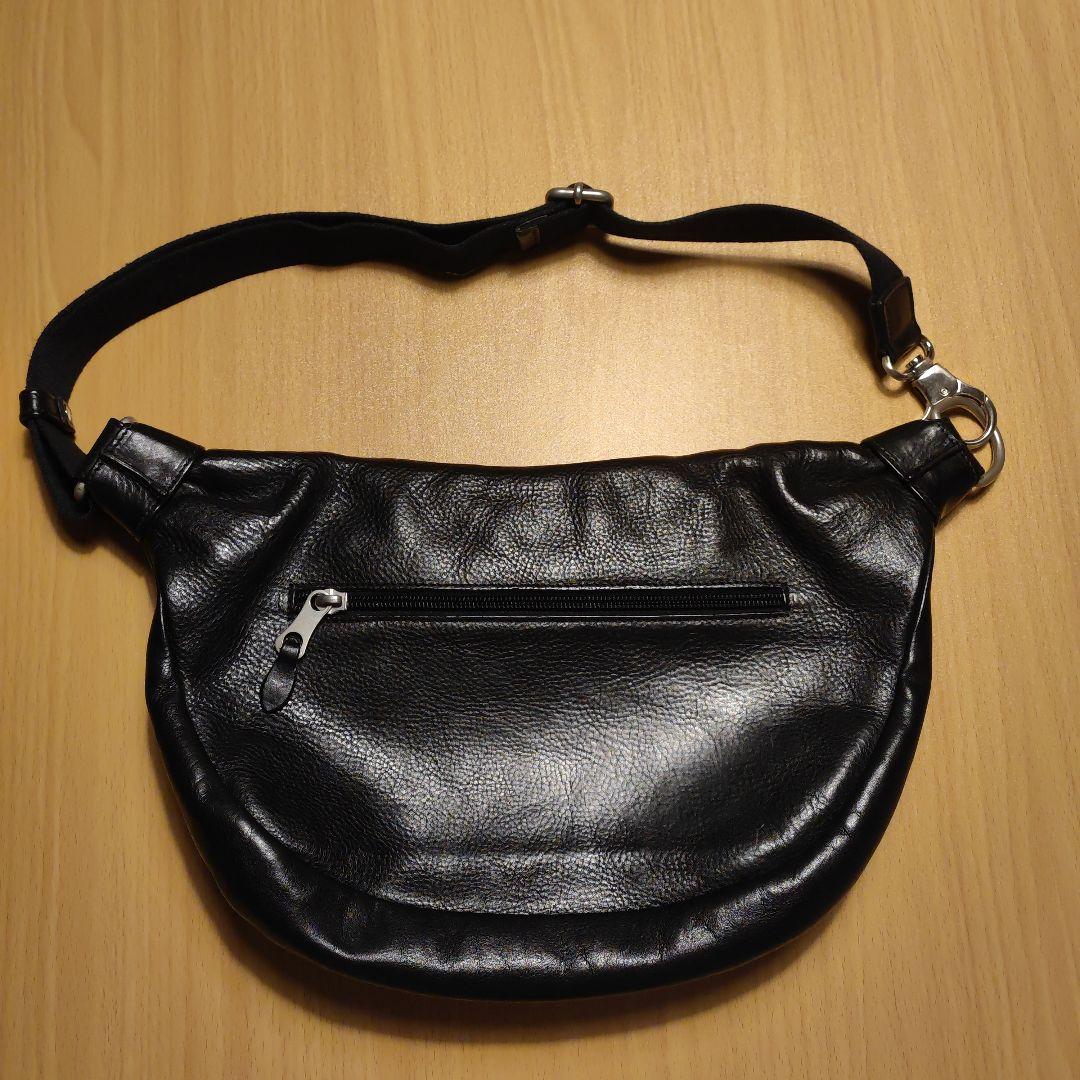 イルビゾンテ　ボディバッグ　ショルダー　ブラック　レザー