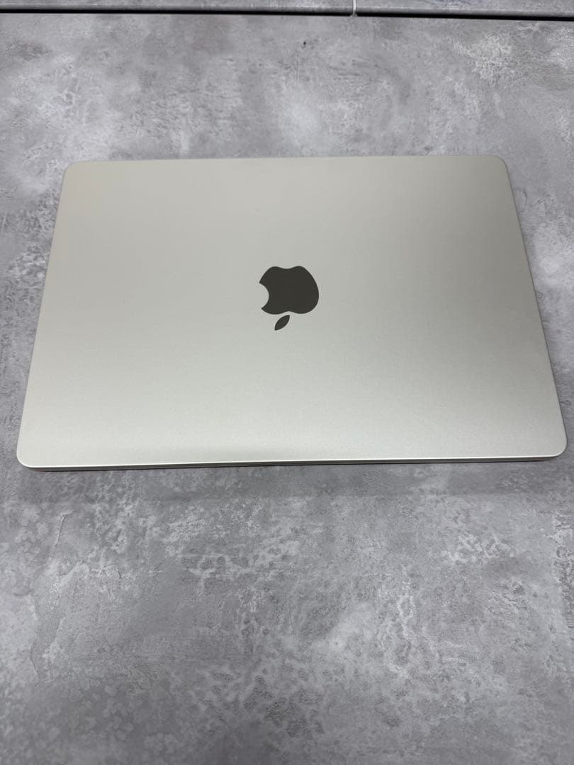 MacBook Air M2 2022 16GBメモリ 256GB 13インチ