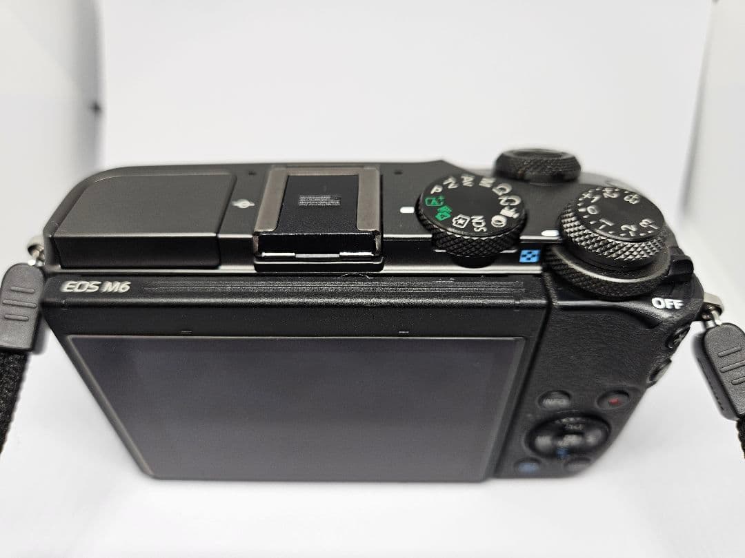 値下げしました☆超美品☆Canon EOS M6 ミラーレス一眼レンズキット