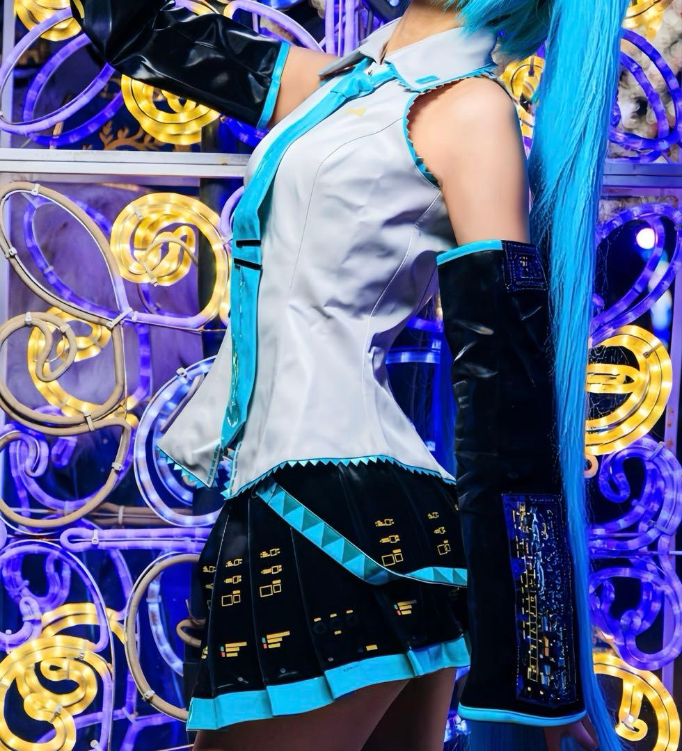 猫屋　初音ミク初期衣装　光るプレミアムバージョン