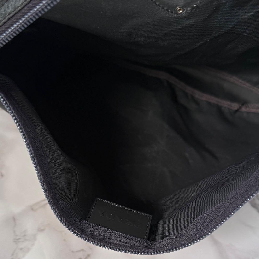 PRADA プラダ ポーチ ボディーバック ナイロン カーキ 三角プレート