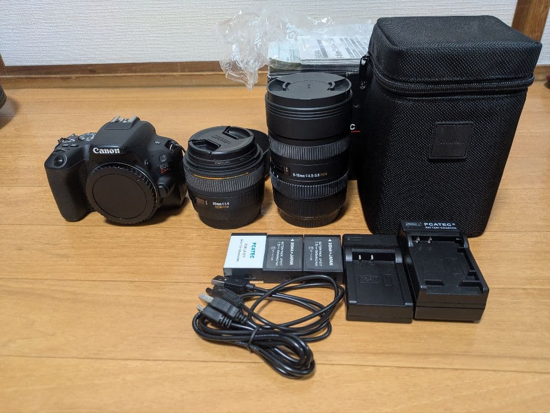 Canon EOS Kiss X9 デジタル一眼レフ+SIGMAレンズ2個