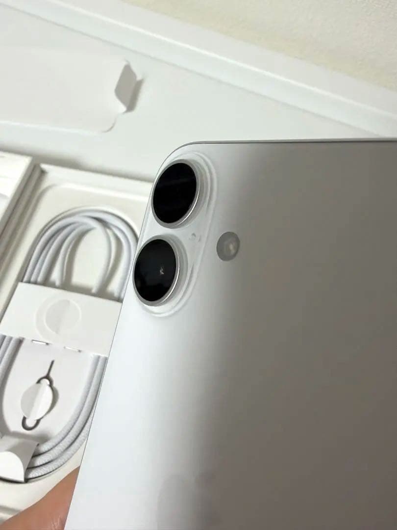 【お値下げ】Apple iPhone16 ホワイト スマートフォン本体