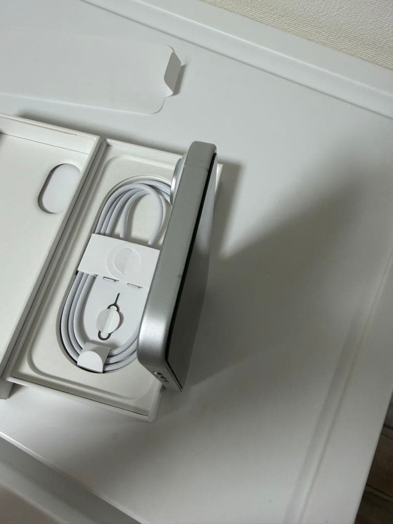 【お値下げ】Apple iPhone16 ホワイト スマートフォン本体