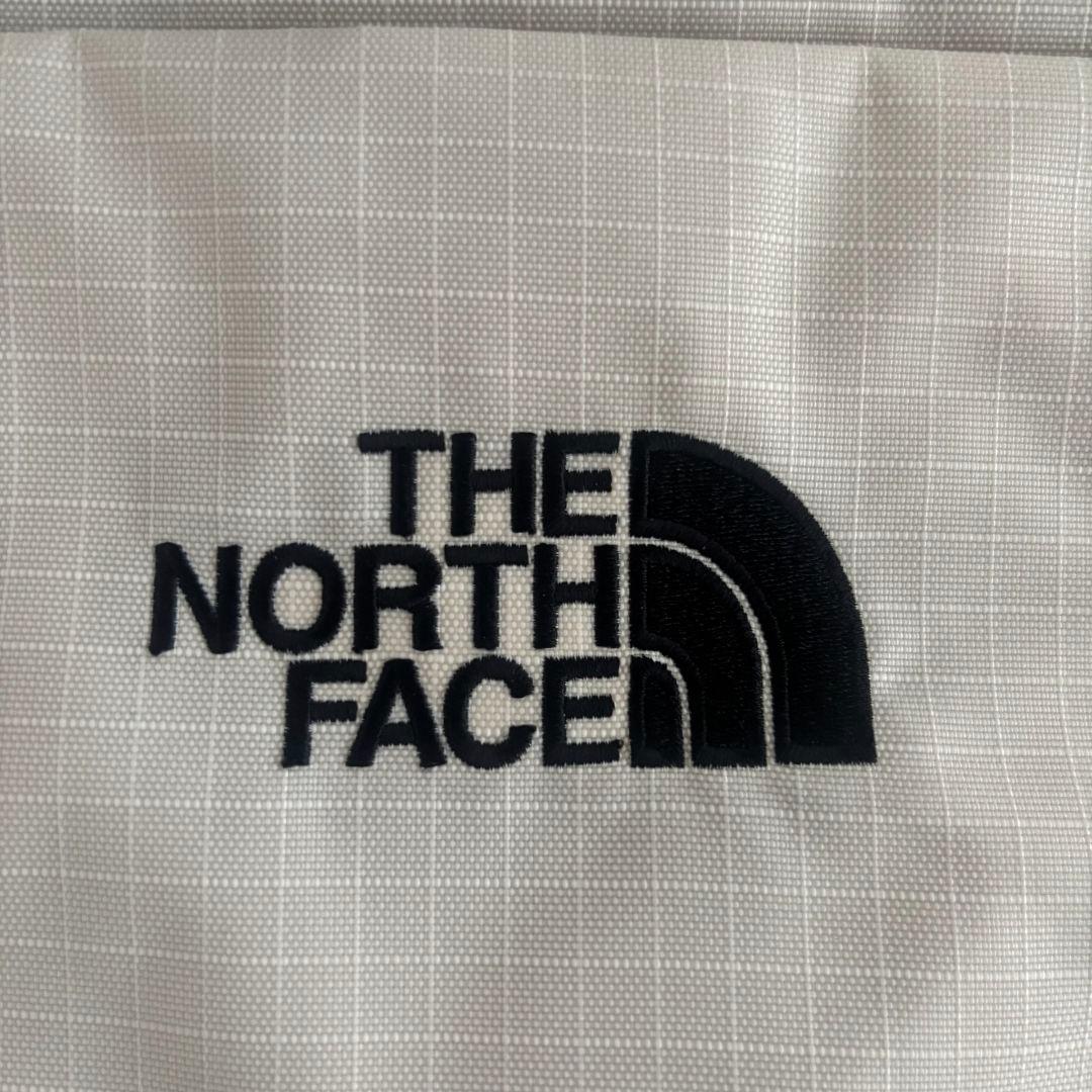 新品■ノースフェイス　ボストンバッグ　ショルダーバッグ　ダッフル旅行バッグ