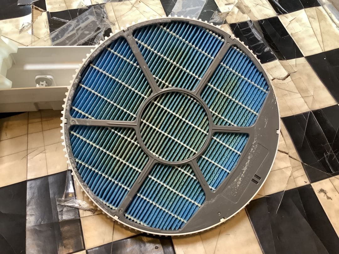 シャープ　KI-LX75-W 加湿空気清浄機 ホワイト系