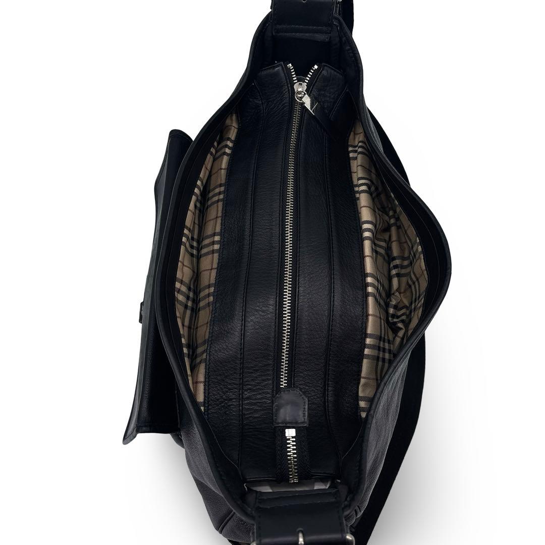 高級】Burberry バーバリー　メッセンジャーバッグ　ショルダー　レザー