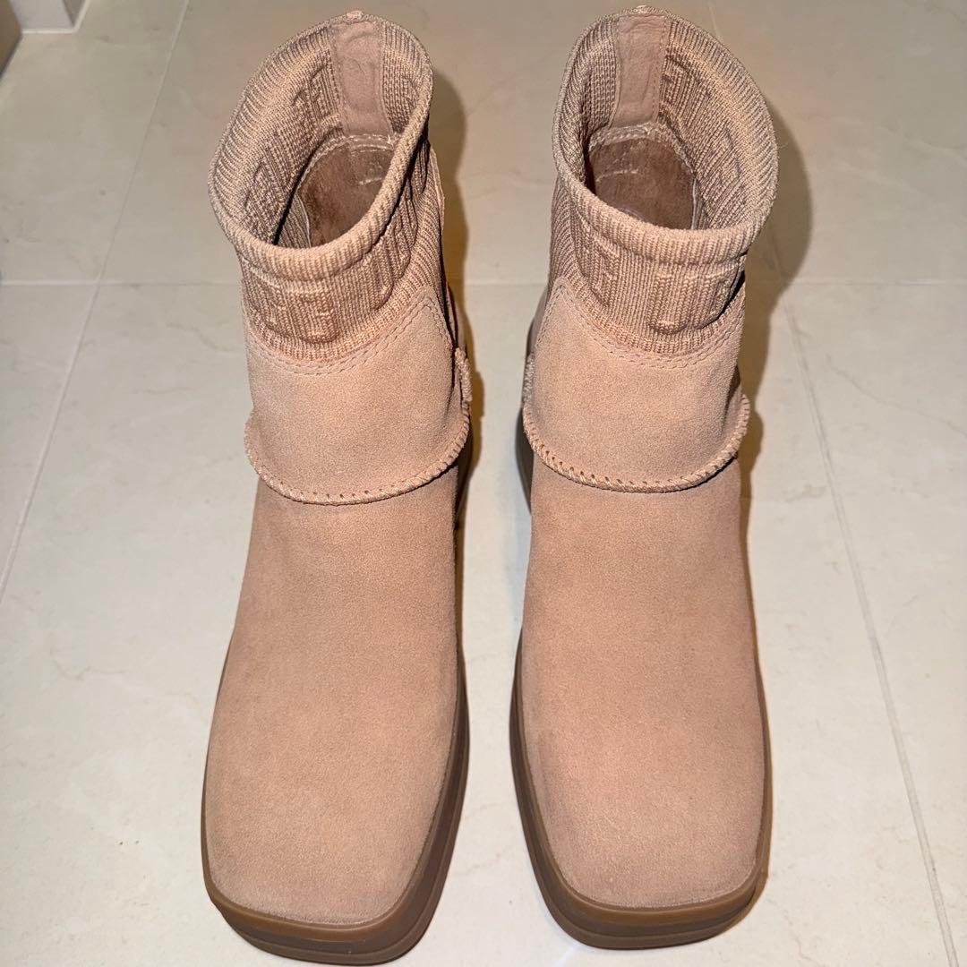 UGG モクシーチェルシー　厚底　ムートンブーツ　25cm
