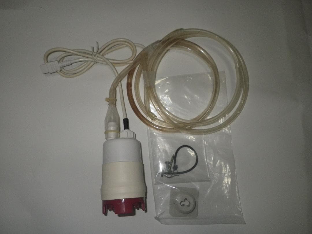 タワー型エアコン ホワイト　トイレ等用