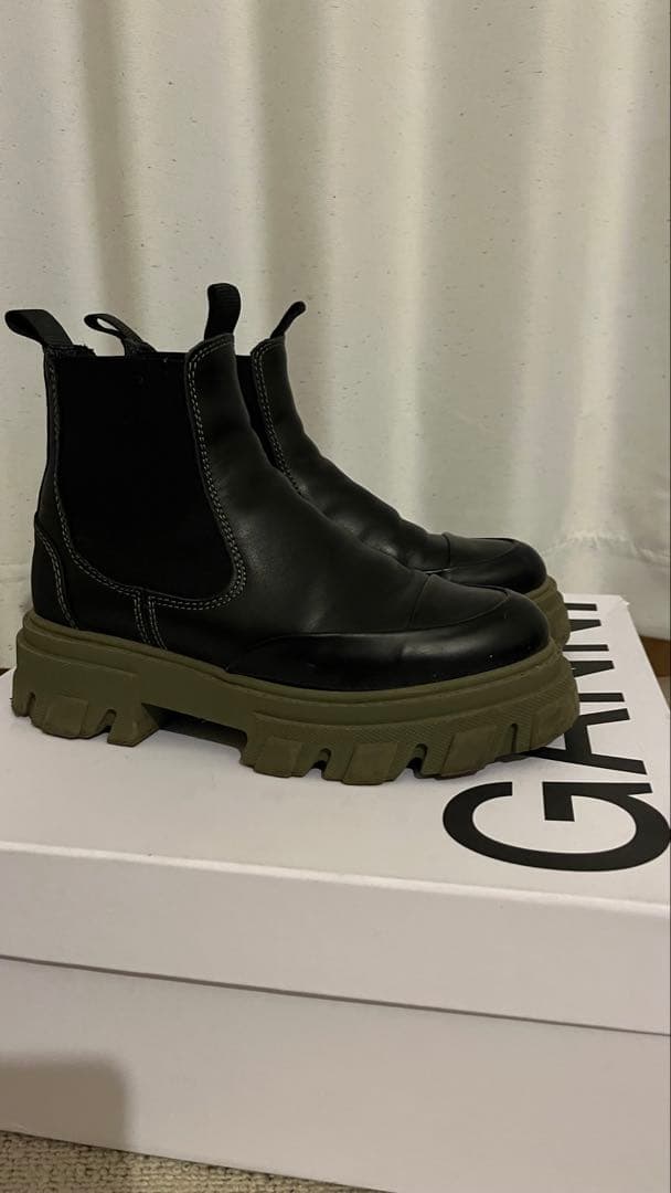 【最終値下げ！！】GANNI ブラック サイドゴアブーツ