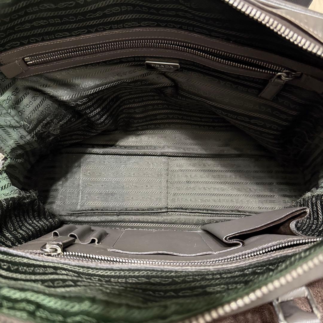 さ*た様 プラダ サフィアーノレザー 三角ロゴプレート ブリーフケース グレー
