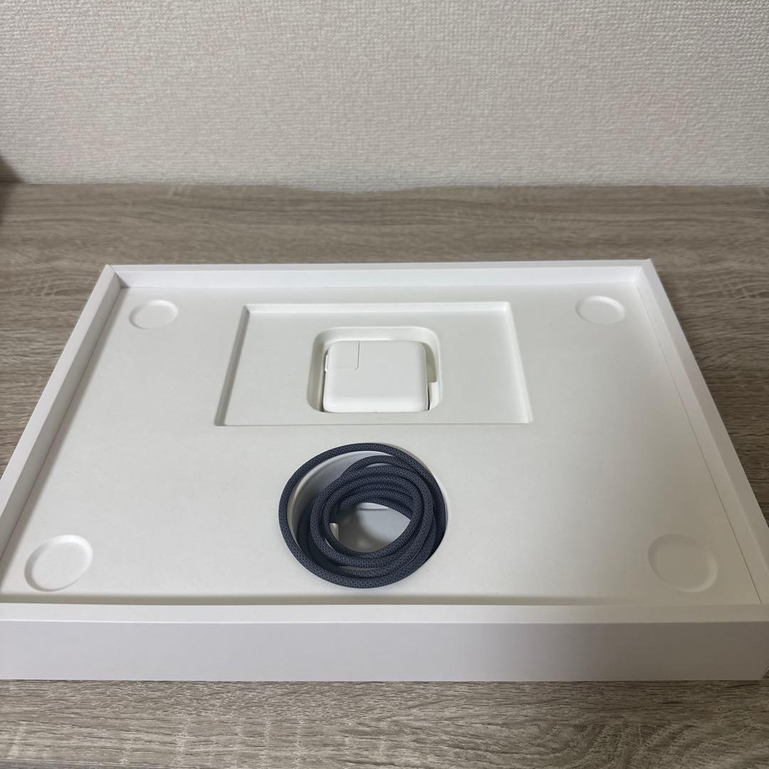 MacBook Air m2 ミッドナイト　まだまだ使用できます。