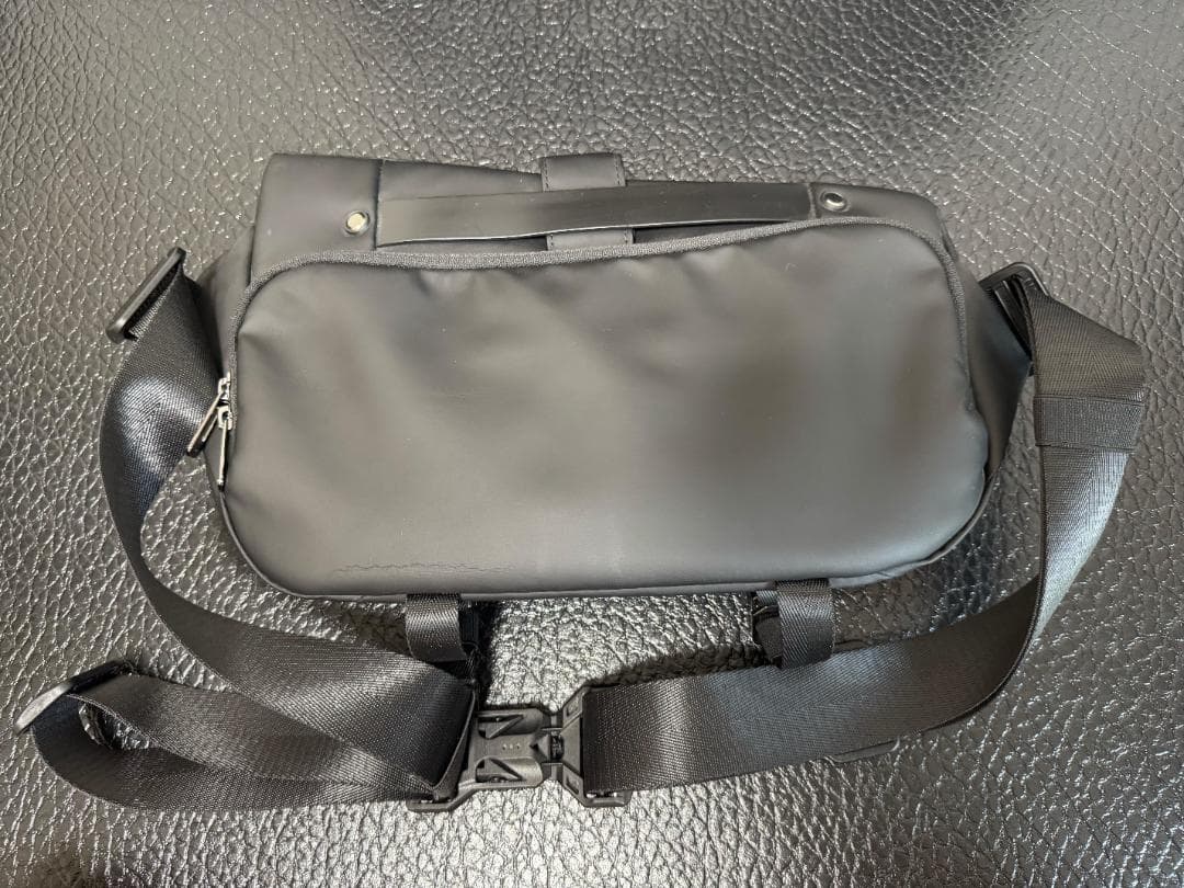 バッグ NIID Radiant Urban Sling R1