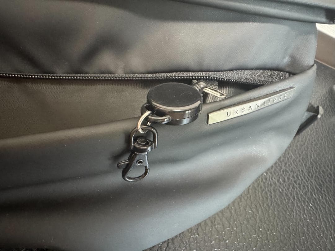 バッグ NIID Radiant Urban Sling R1