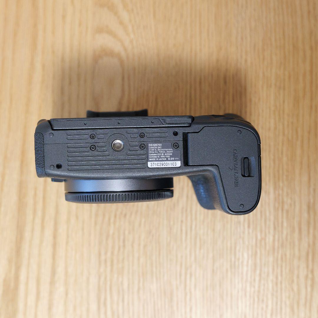 Canon EOS RP ミラーレスカメラ 本体と付属品