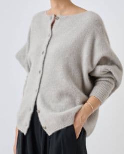 【BEARDSLEY】ビアズリー FOXウール後ろボタンニット ライトグレー