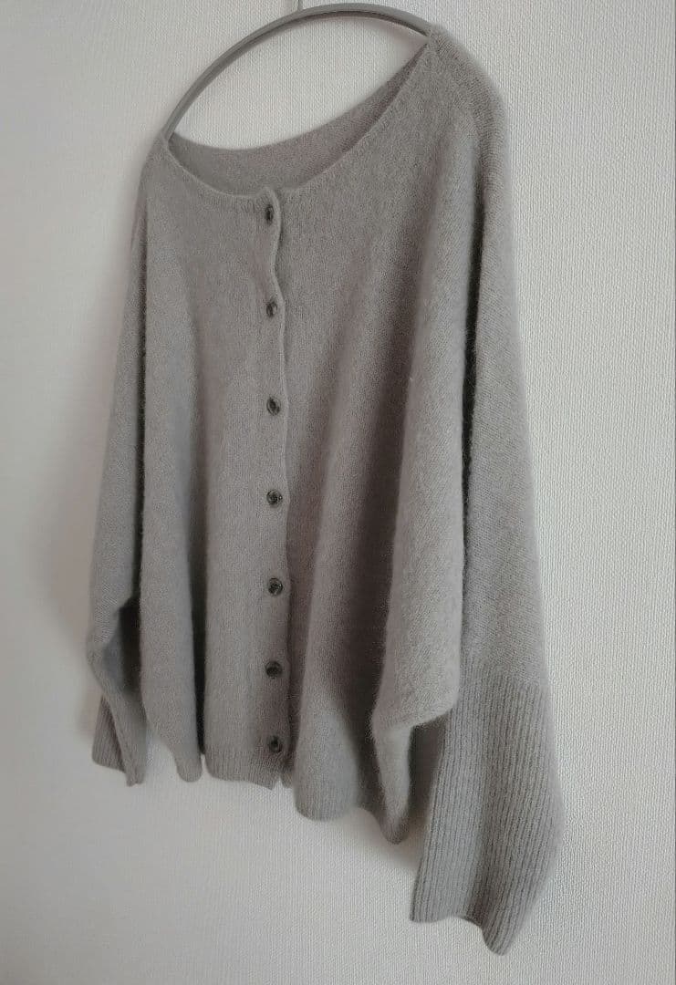 【BEARDSLEY】ビアズリー FOXウール後ろボタンニット ライトグレー