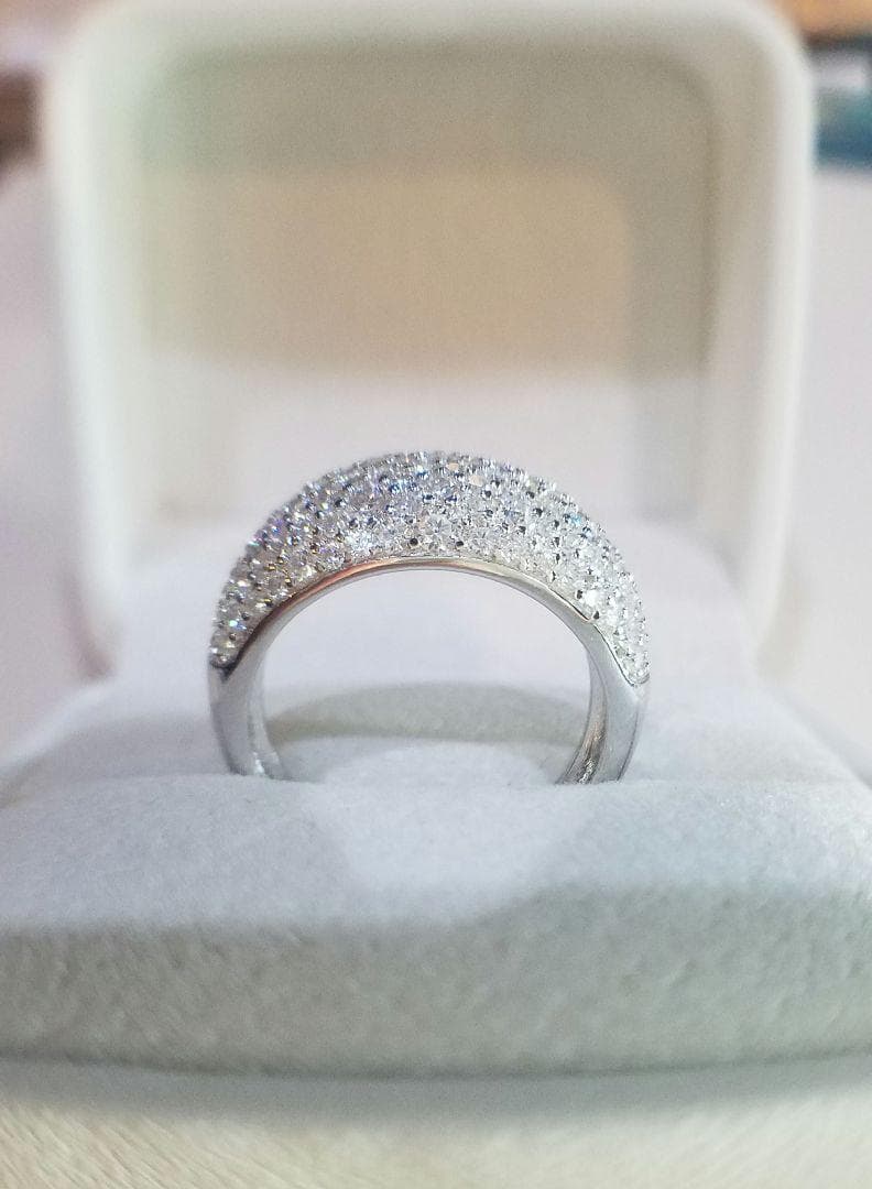 みち！再入荷！最高級モアサナイト　8.5ミリ　ふっくらパヴェリング