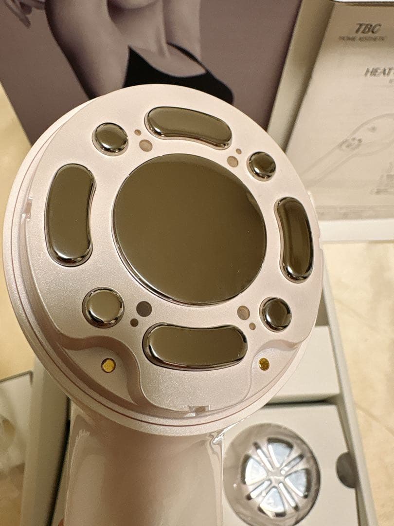 新品同様！TBC ヒートキャビシェイプ 2 PRO 美顔器 EMS