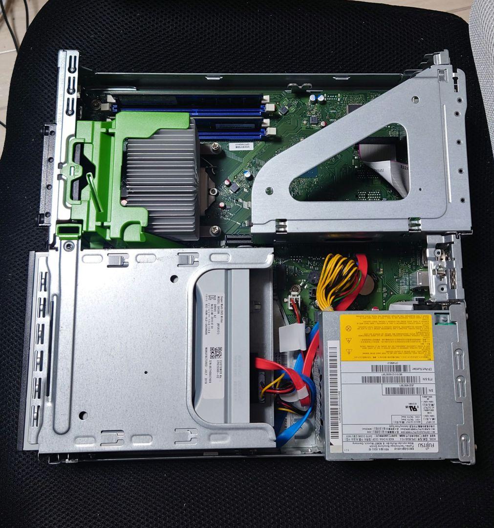 Windowsデスクトップ esprimo D588/i3-8100/SSD256GB/8GB/Wi-Fi