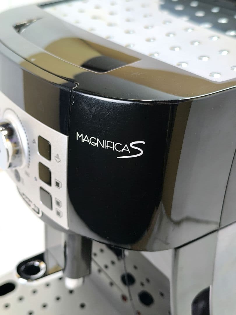 デロンギ　コンパクト全自動コーヒーマシンマグニフィカS ECAM22112B 3