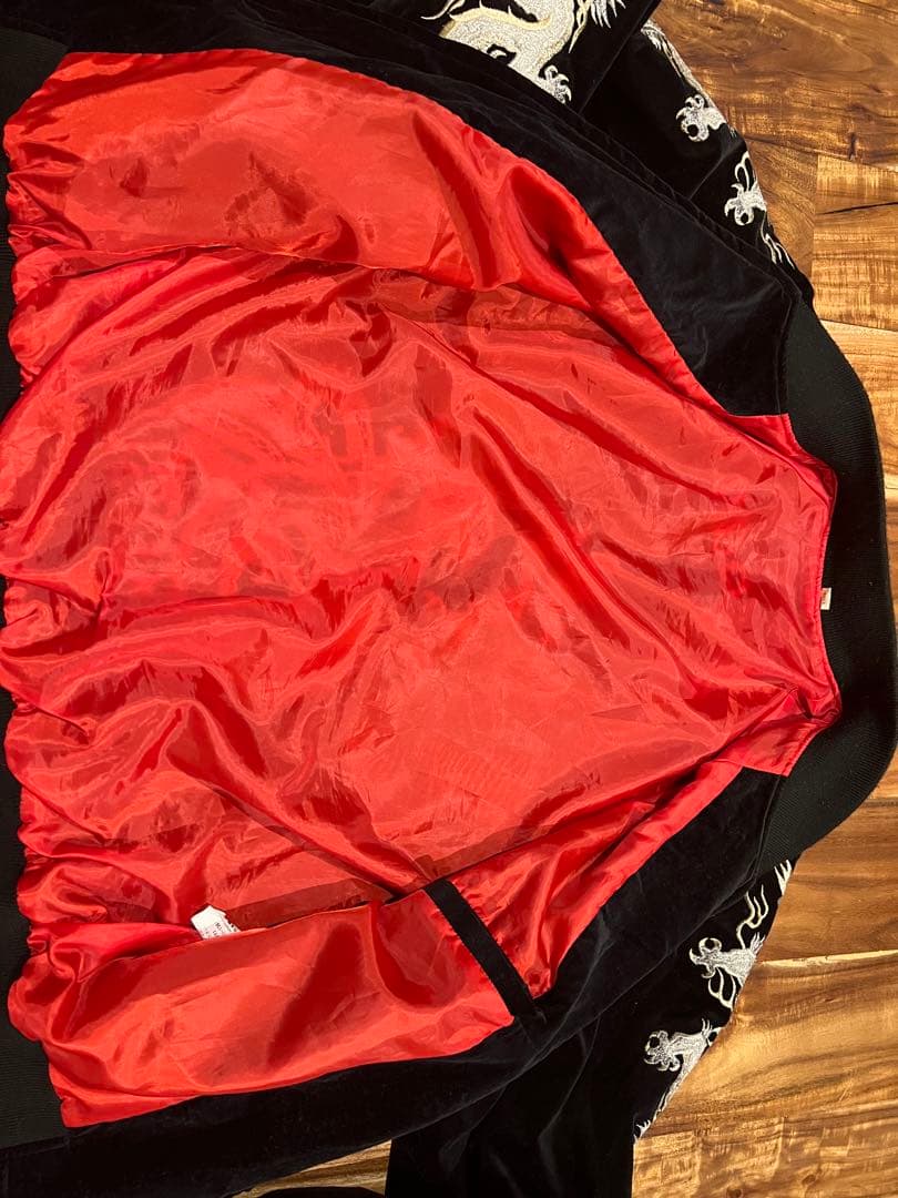 値下げしました！スカジャン 黒 ベルベット 刺繍入り