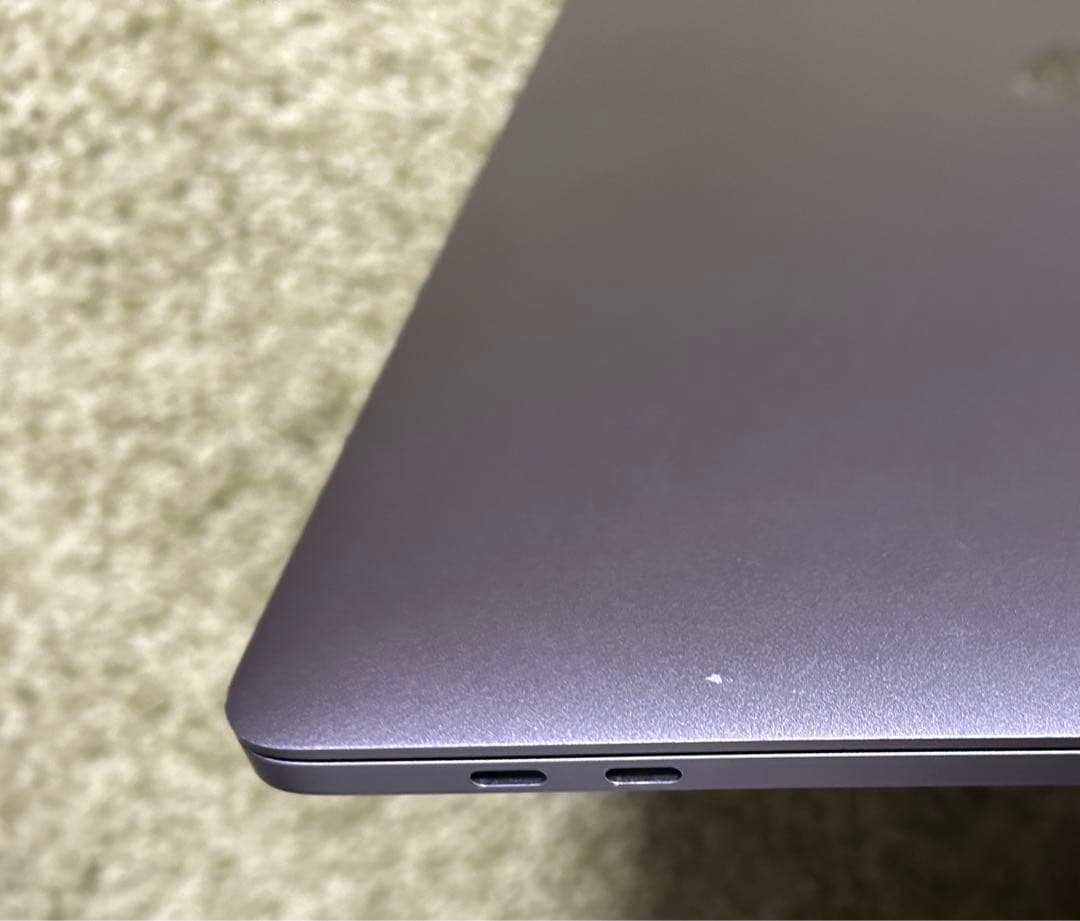 macbook pro 2018 16G 6コア