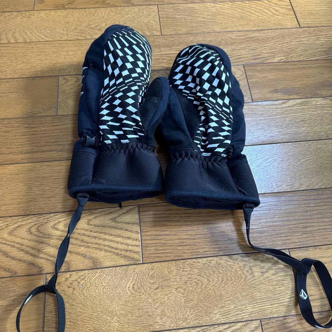 スノーボードウェアセット 黒/グレー　手袋おまけ