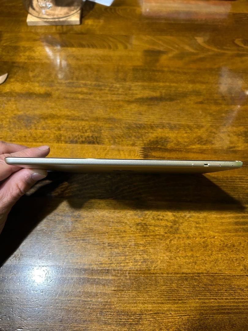 Apple iPad mini4 128GB Wi-Fiシャンパンゴールド