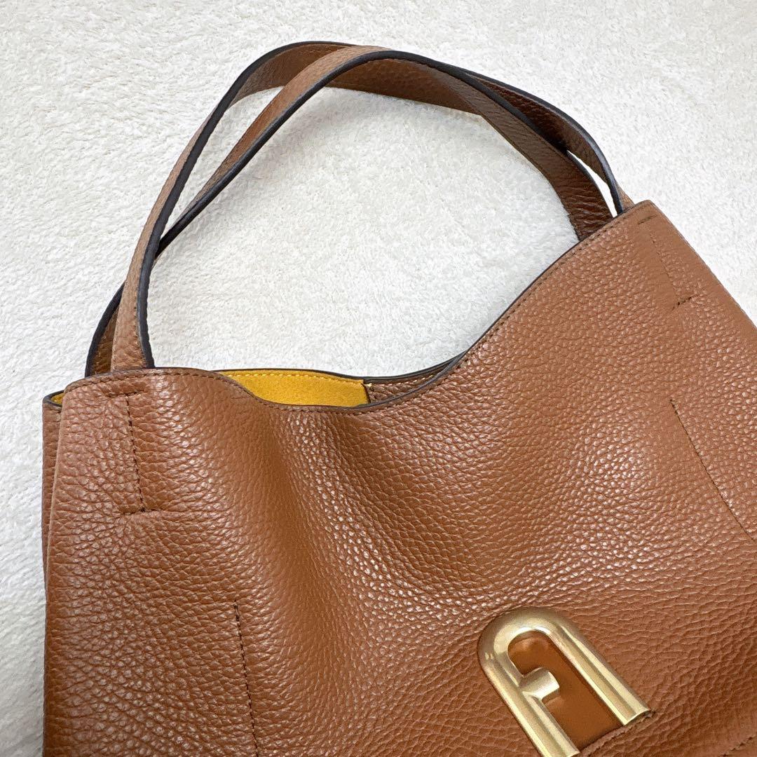 【極美品✨】フルラ プリムラ ホーボー ハンドバッグ 現行アーチロゴ Sサイズ