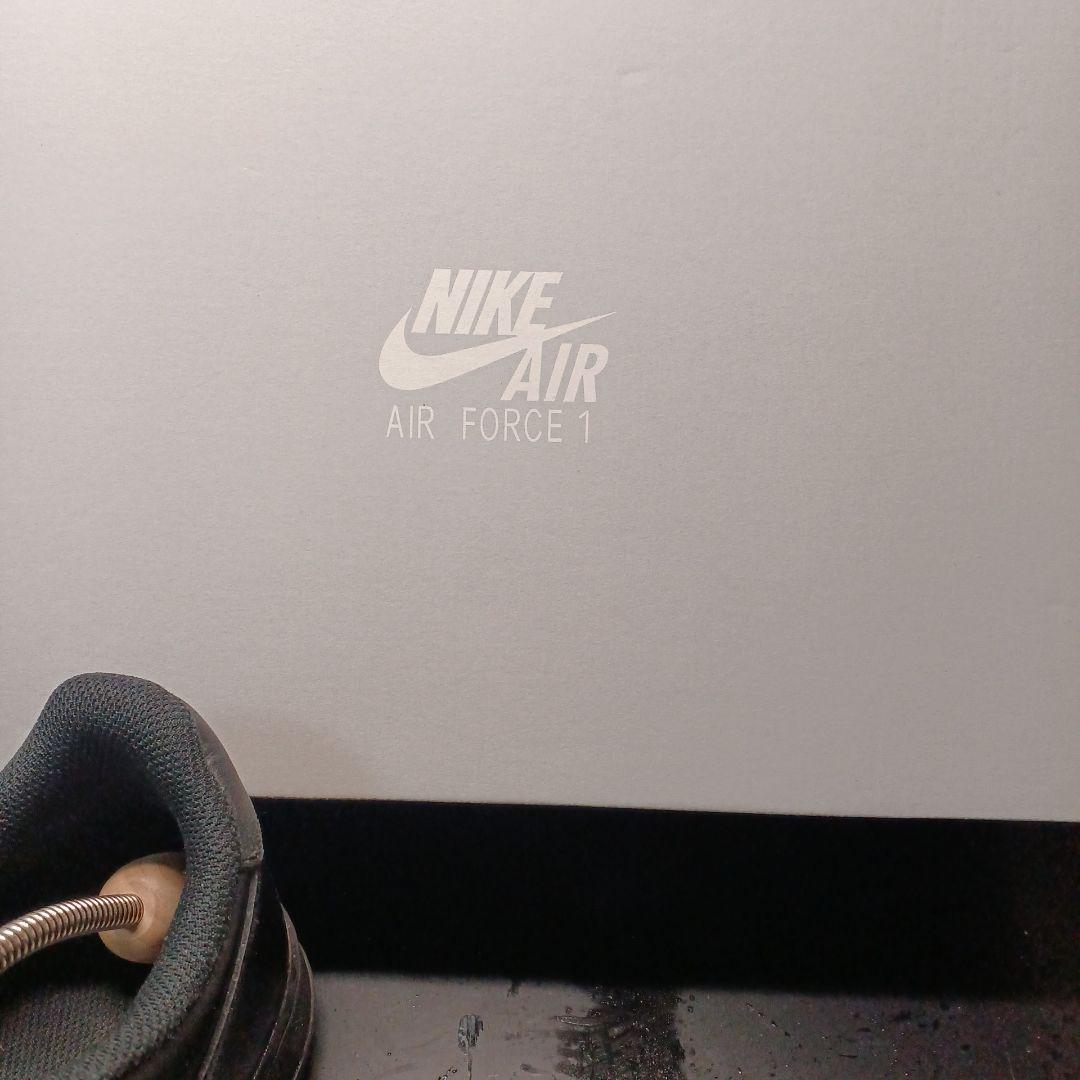 超美品27.5cm NIKE 黒 エアフォース ワン 箱付き 履きじわ無くし付き