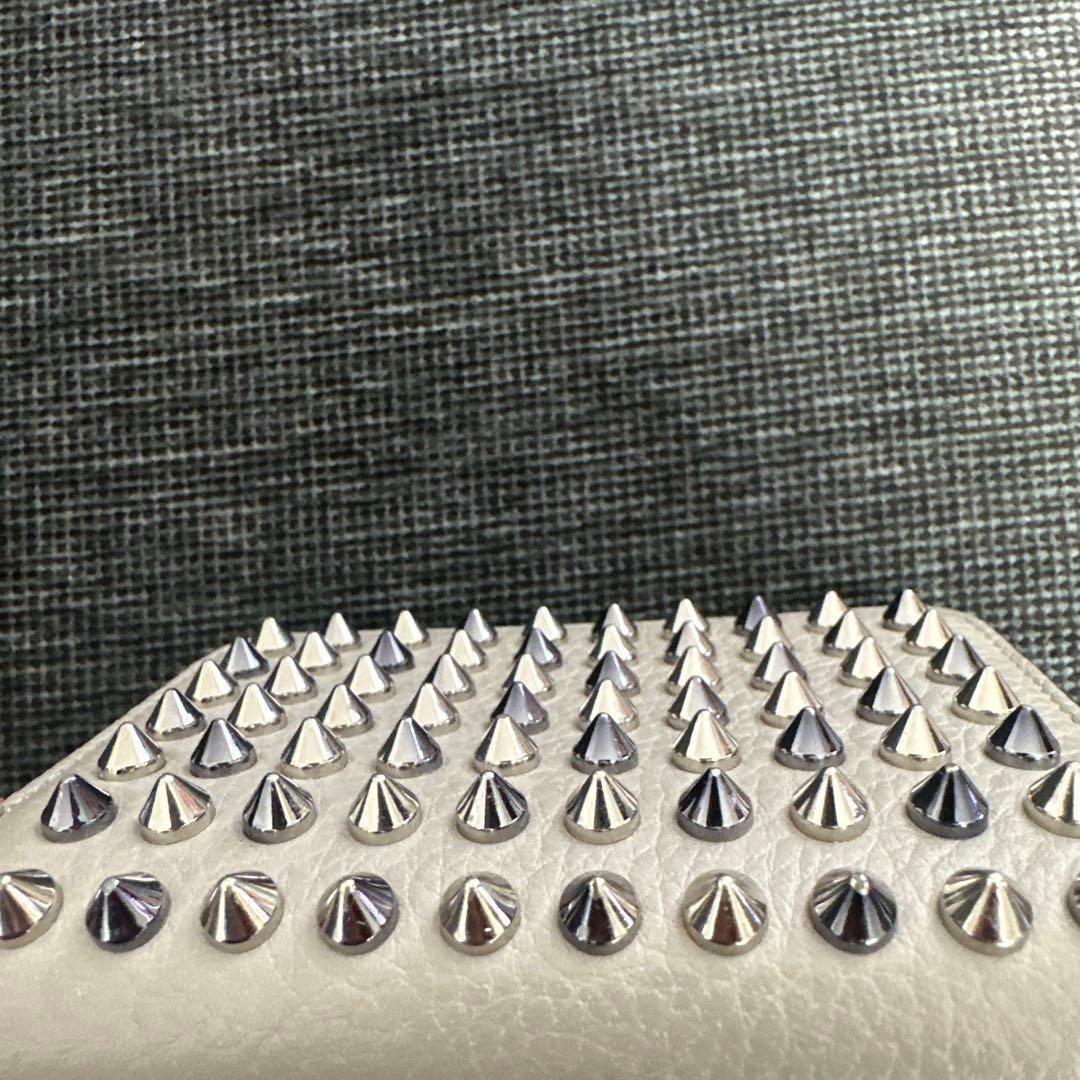 Christian Louboutin パネトーネ スタッズ ケース