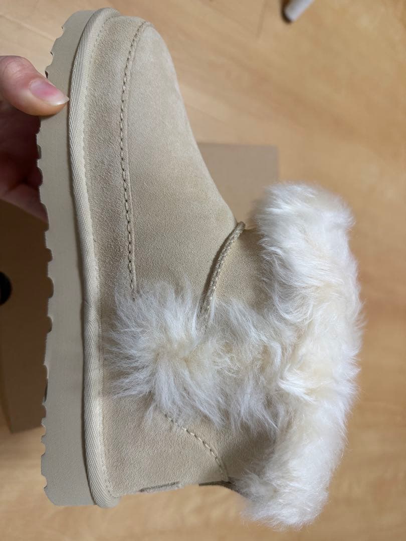 靴 UGG Classic Ultra Mini