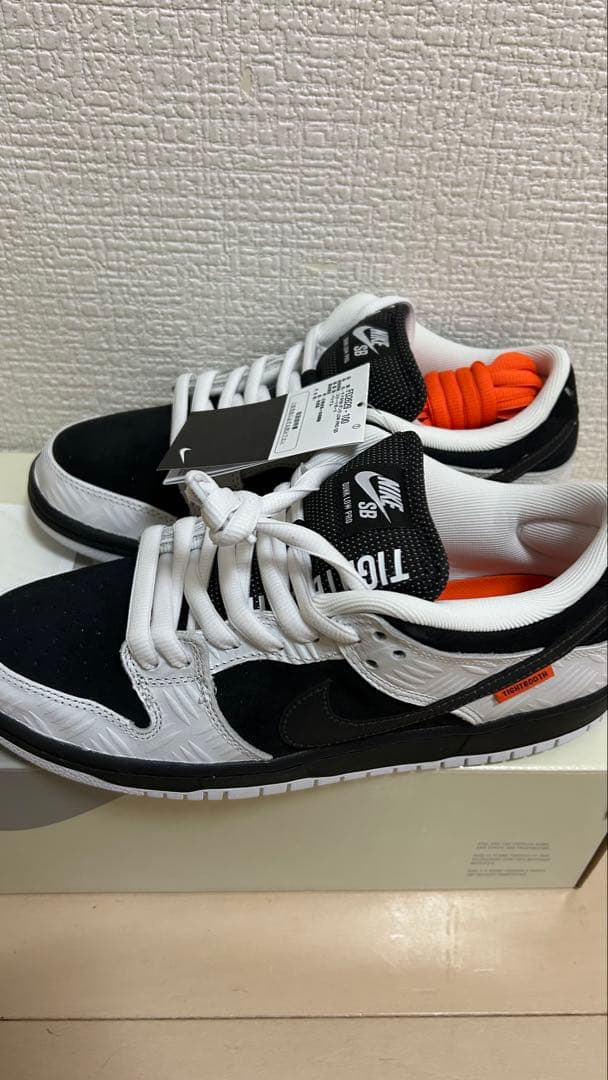 未使用品 NIKE SB DUNK LOW タイトブース FD2629-100