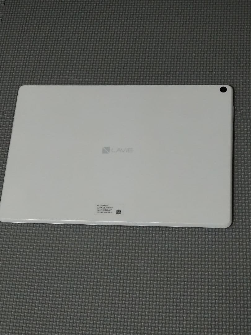 タブレット　LAVIE PC-TE710KAW ホワイト　64GB
