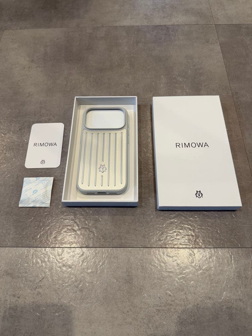正規品リモワ RIMOWA iPhone17PRO用 アルミケース シルバー