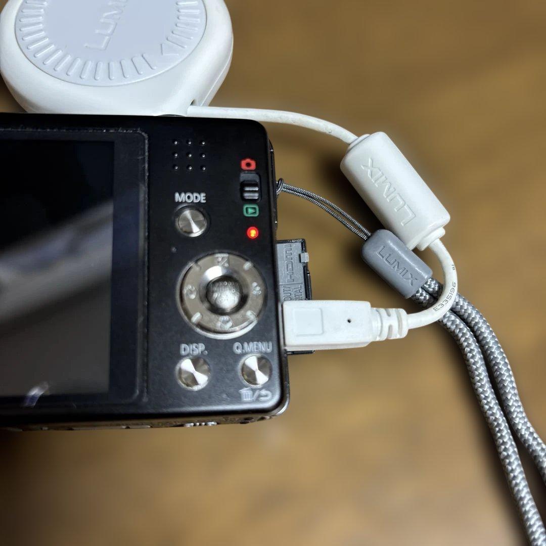 LUMIX デジタルカメラ LEICA 10倍ズーム　充電ケーブル付き