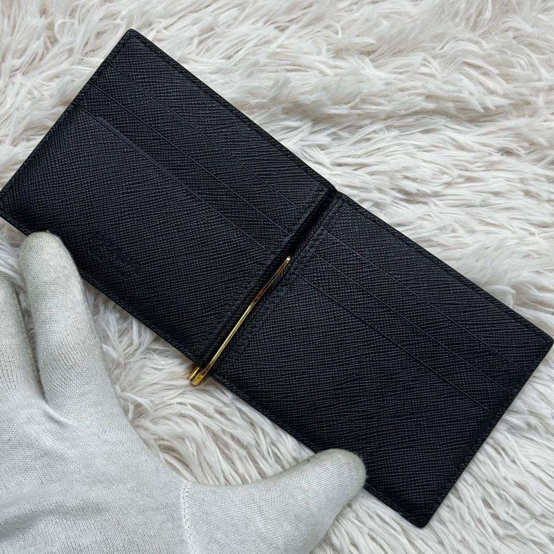 美品✨プラダ マネークリップ サフィアーノ メタルロゴ 折り財布 RFID 黒