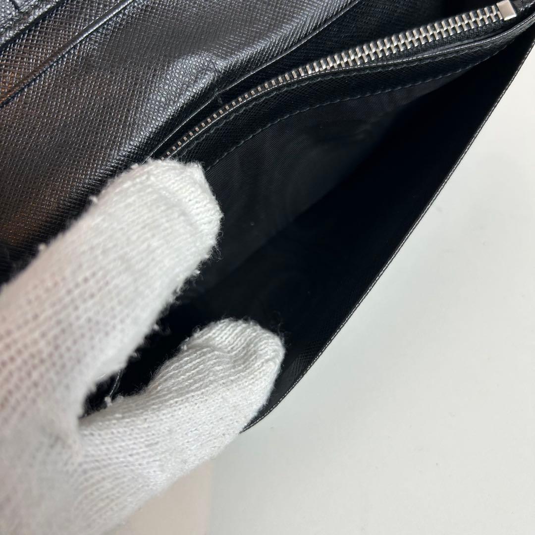 PRADAトライアングルロゴ 長財布 サフィアーノレザー ブラック