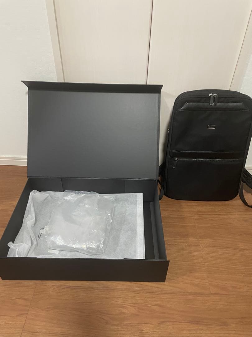 EvoonマルチビジネスリュックSlim X 薄型15.6インチPC収納可能