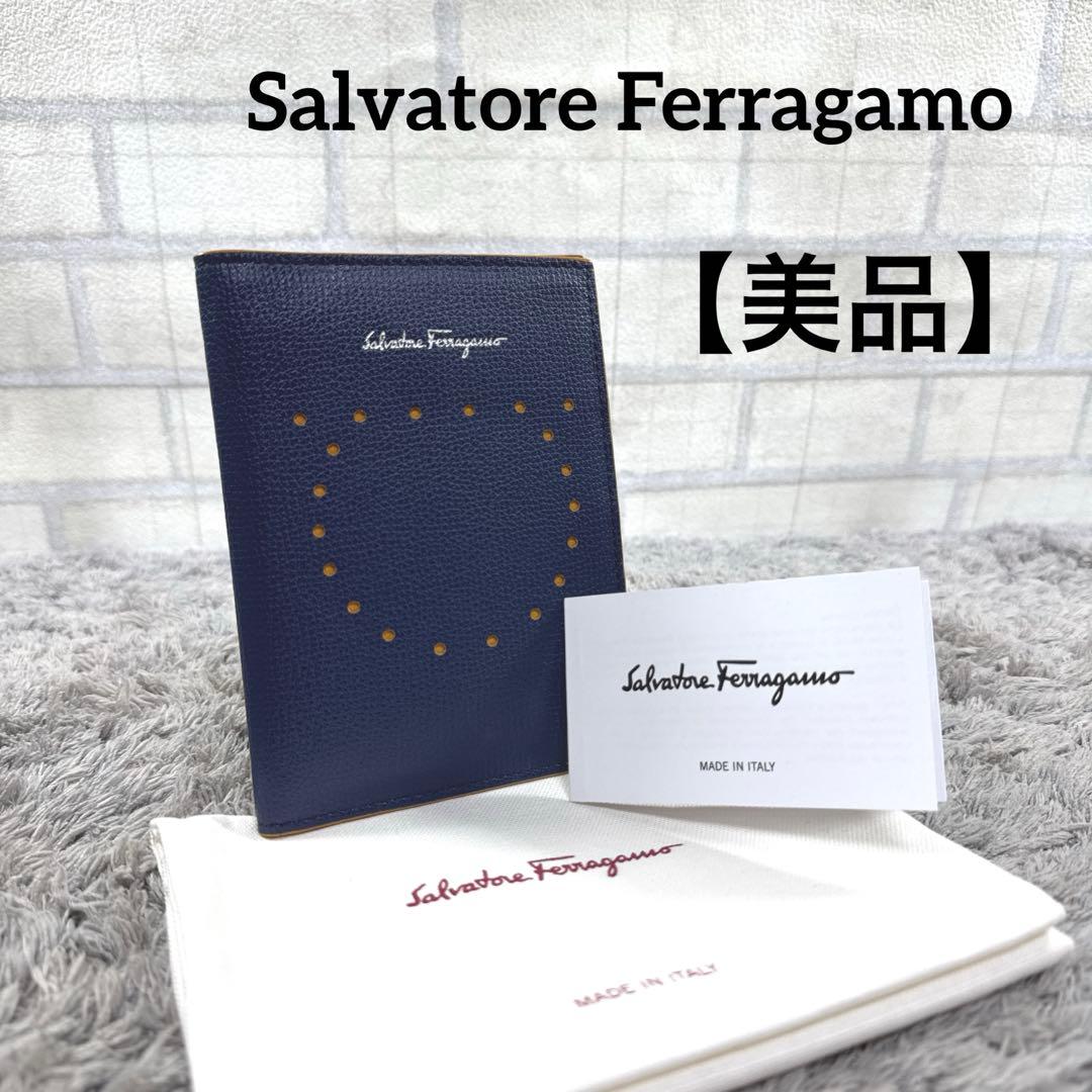 【美品】 Salvatore Ferragamo 天然本皮 パスポートケース