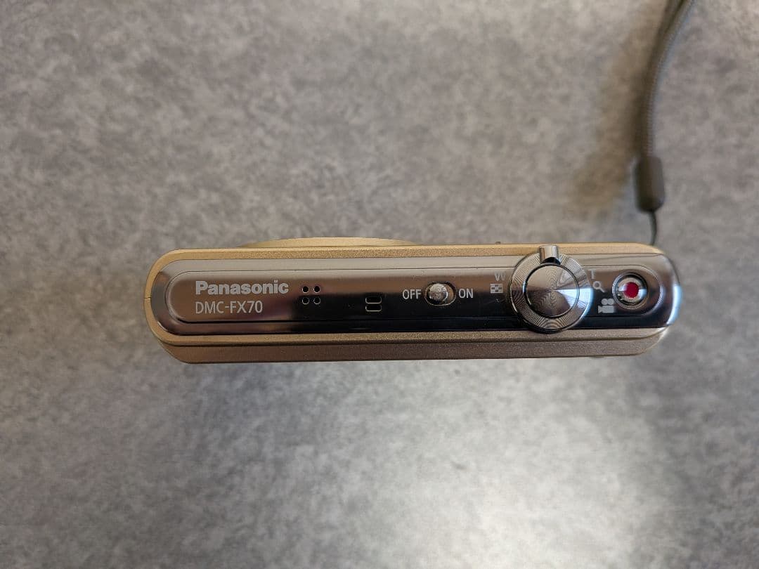 Panasonic LUMIX DMC-FX70 ゴールド