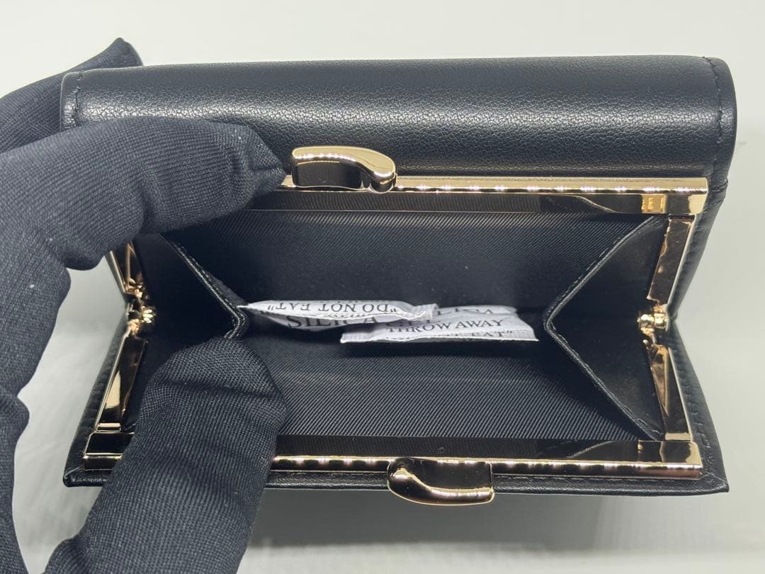 【新品未使用】Vivienne Westwood ブラック 三つ折り財布