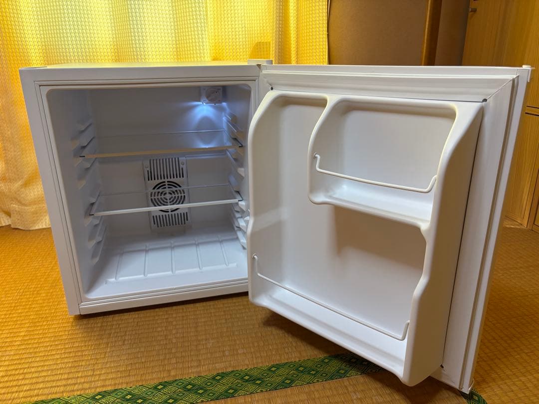 【りーりぃ】小型冷蔵庫48L SunRuck SRR4805 2025年製