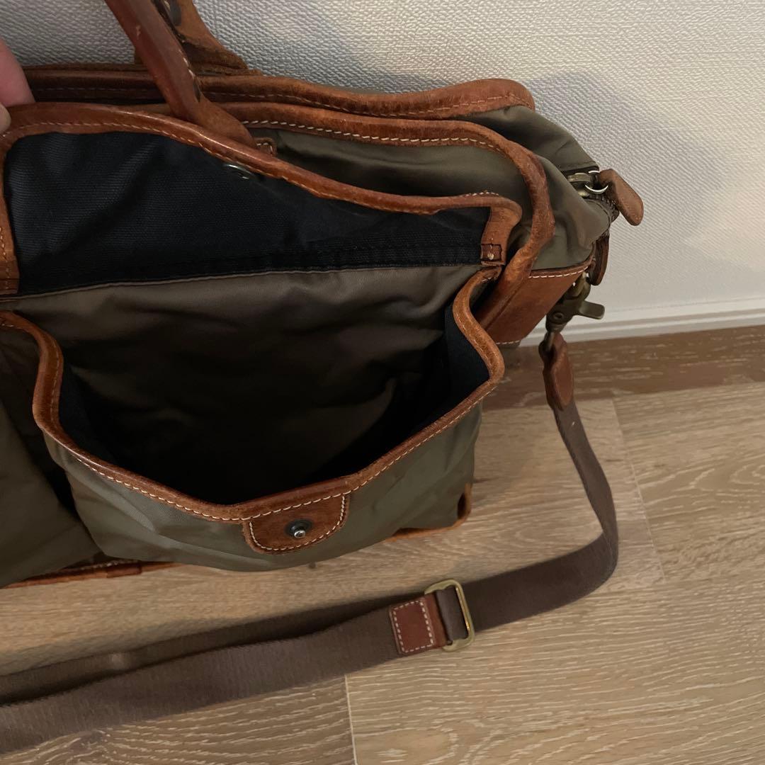 三連休限定値下げ！！フェリージ　ビジネスバック　カーキ