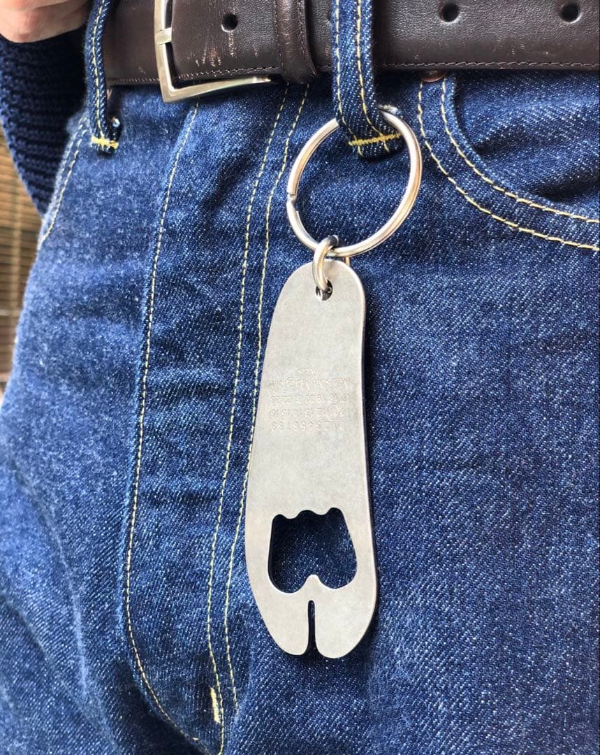 s*a様 マルタンマルジェラ ボトルオープナー キーホルダー 栓抜き