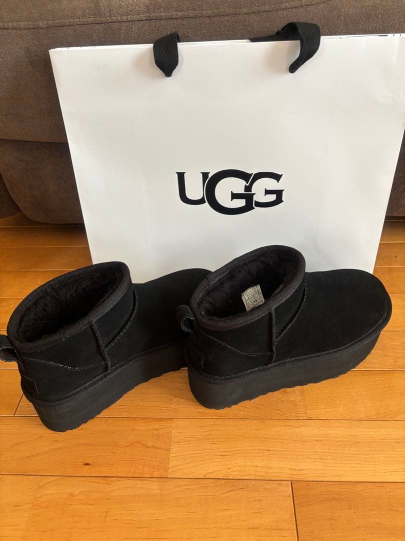 UGG ムートンブーツ厚底　ブラック