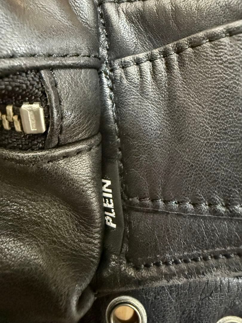 PLEIN ボディバッグ